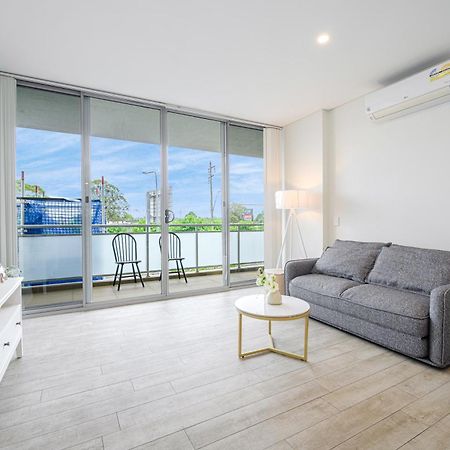 Liverpool Adorable 2Br Apt With Free Parking Warwick Farm Exterior photo
